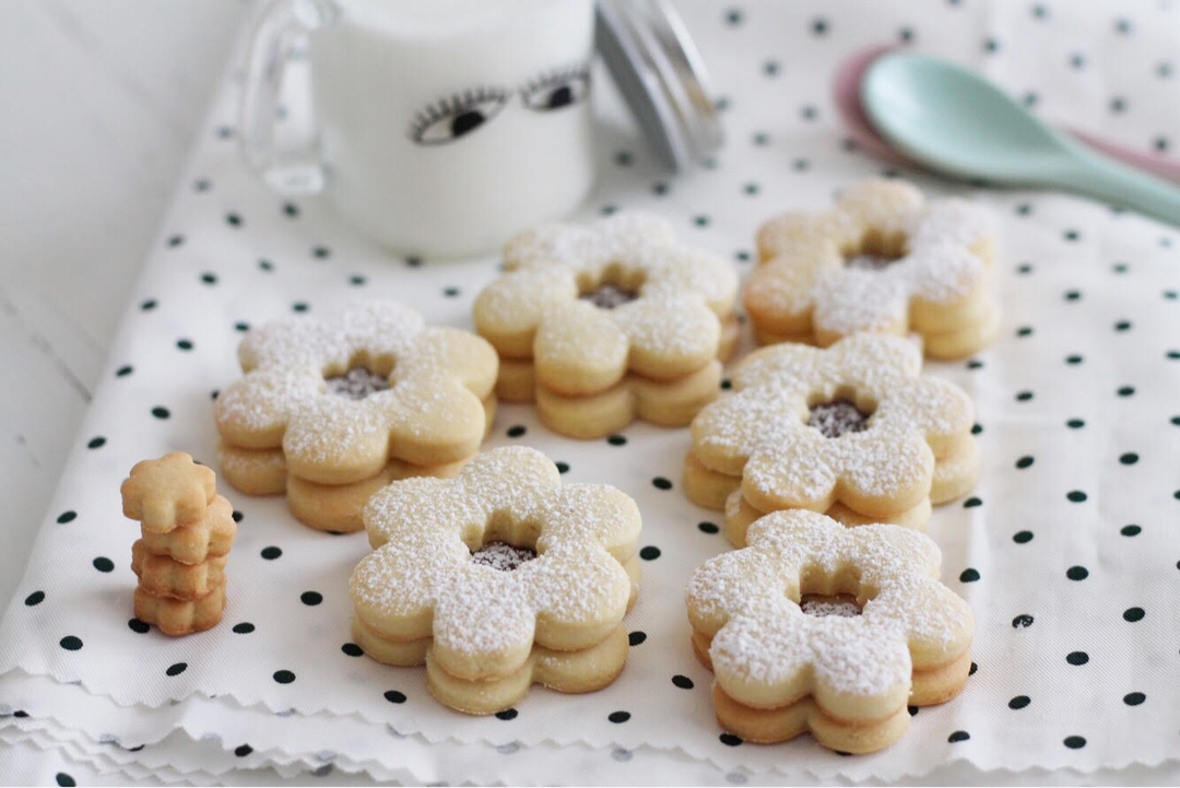 Biscuits with Cremadelizia Hazelnuts