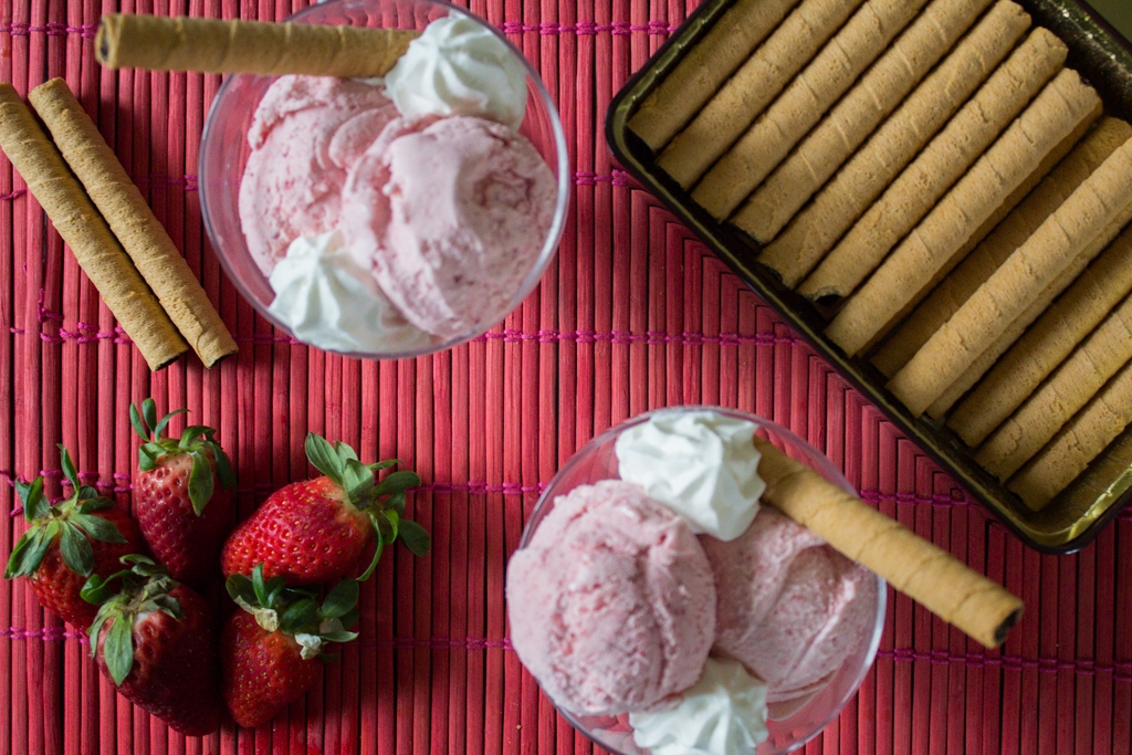 Gelato alla fragola con Cannoli