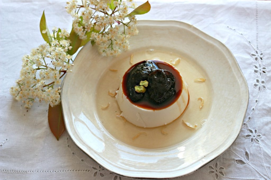Panna Cotta con Fichi Caramellati