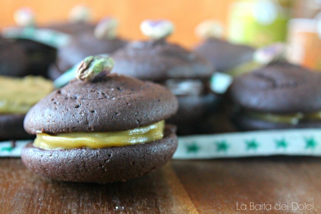 Whoopies di Natale al pistacchio e alla nocciola