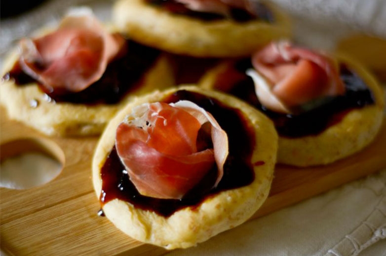 Focaccine con prosciutto e Fichi Caramellati Babbi