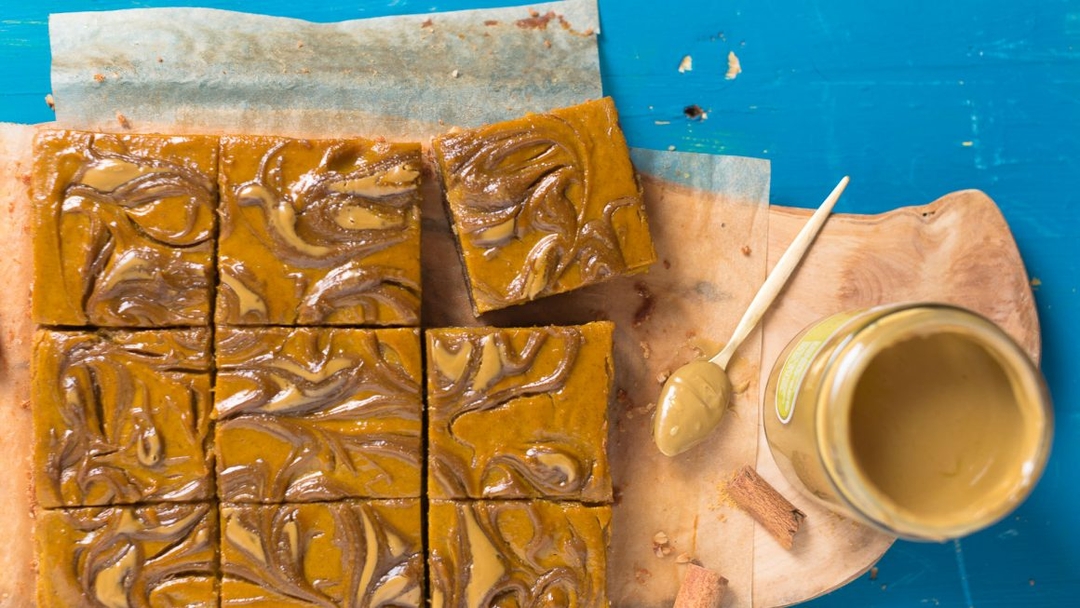 Vegan Pumpkin Pie Bars with Babbi Pistachio Cream