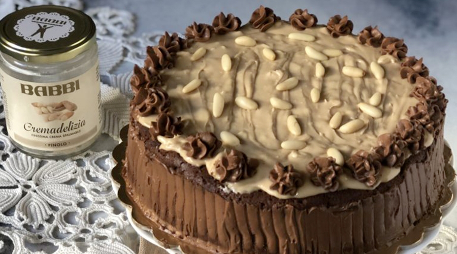 Torta fondente al mascarpone con cremadelizia al pinolo